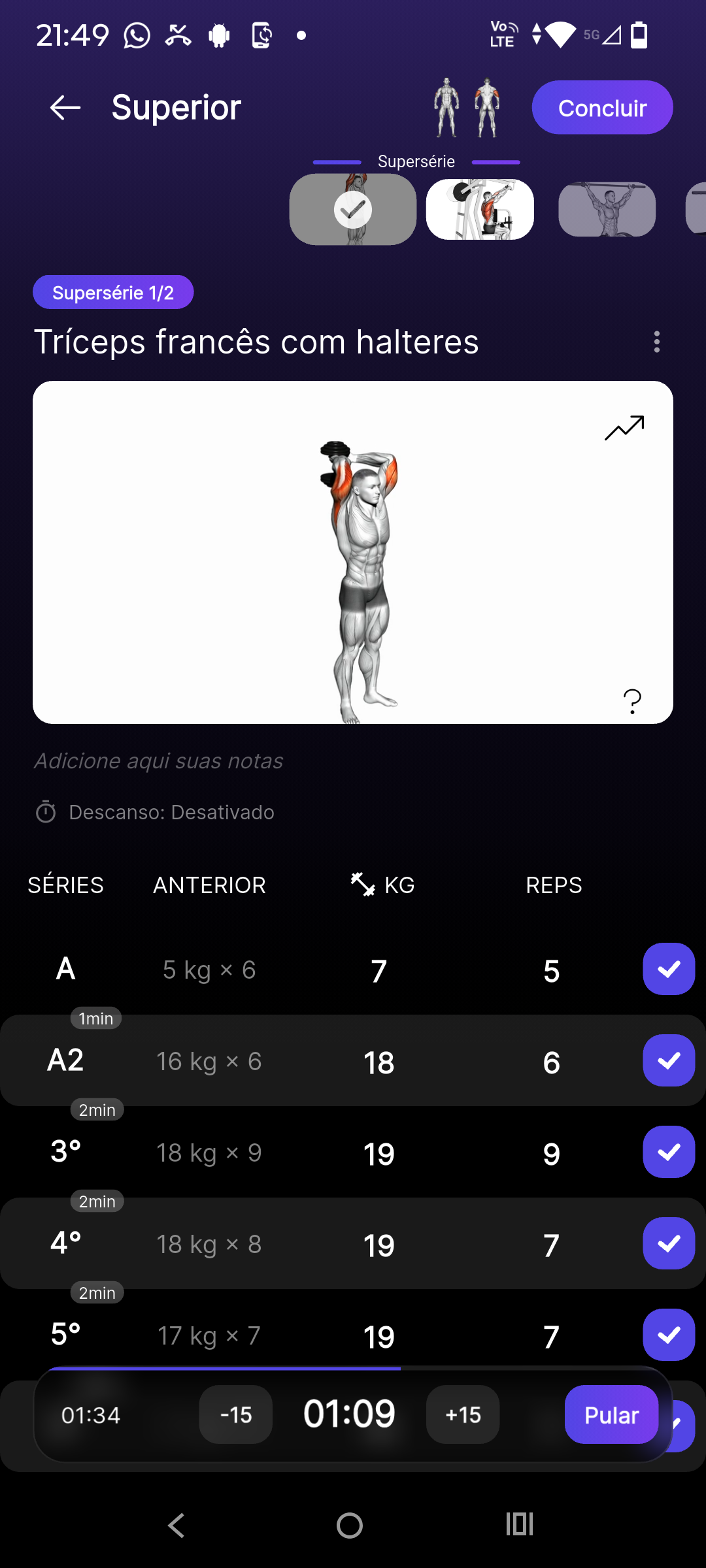 Tela de treino no app Premium Coach — prescrição de exercícios
